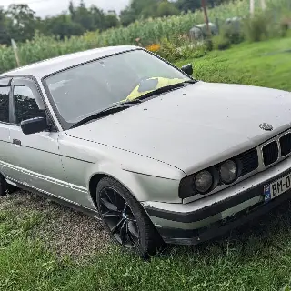 1992 BMW 525i