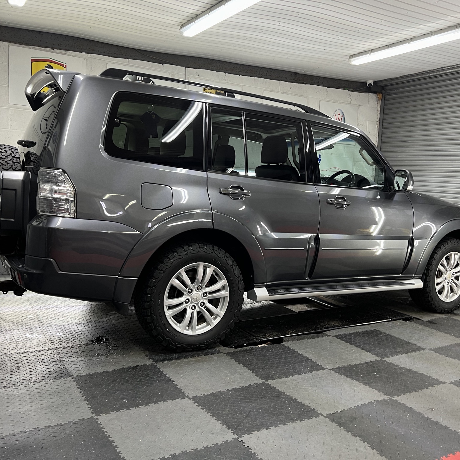 2013 Mitsubishi Shogun