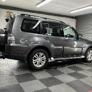 2013 Mitsubishi Shogun