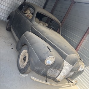 1948 Ford Super Deluxe