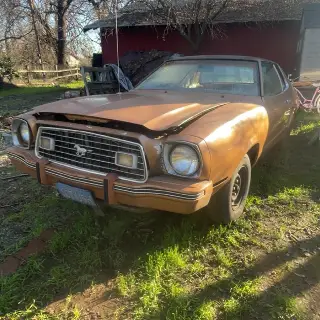 1977 Ford Mustang 2