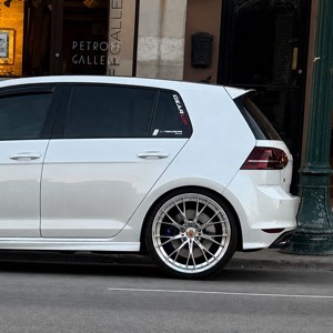 2017 Volkswagen Golf R